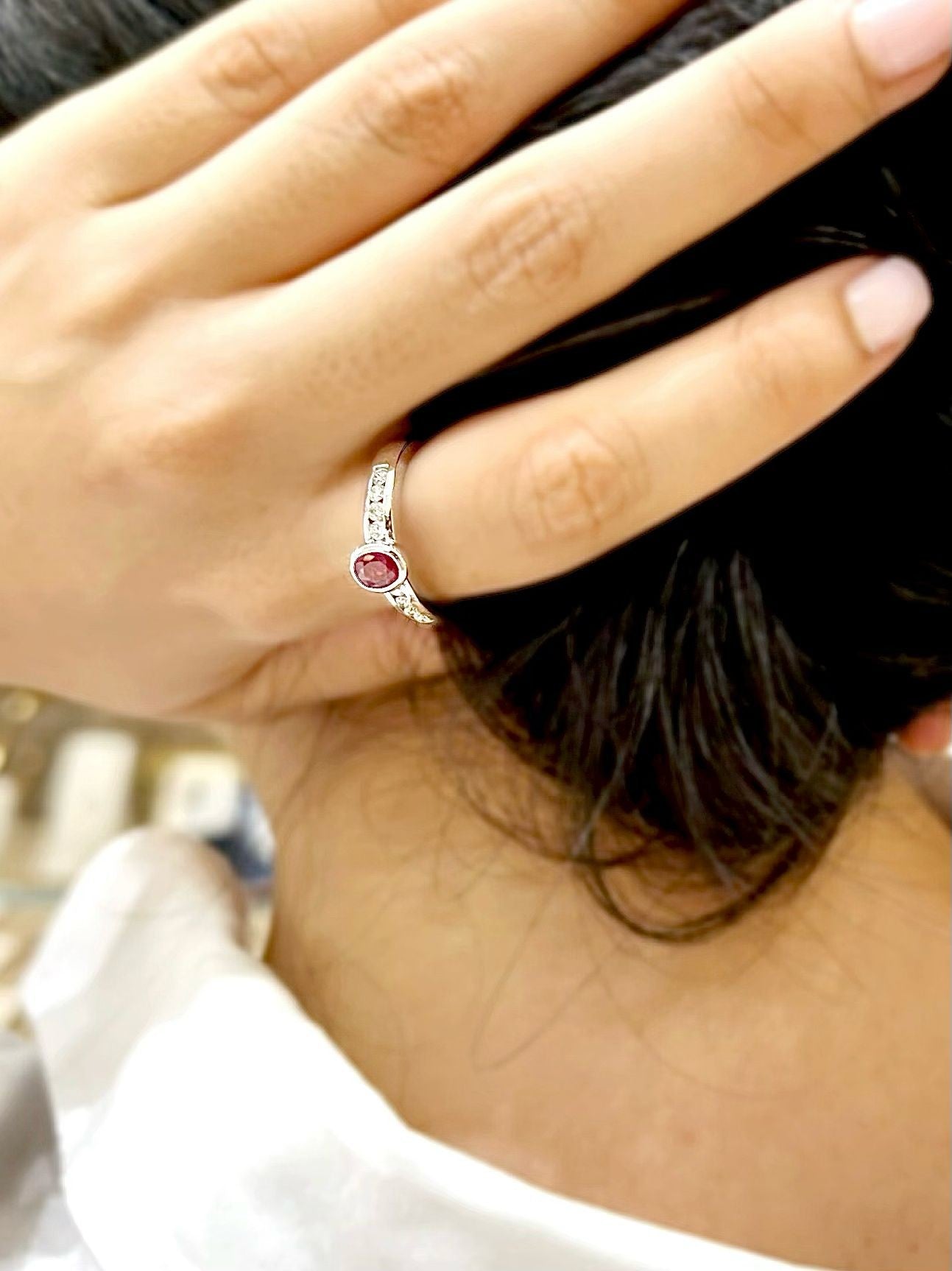Anillo de diamantes con piedra rubí de 0,29 ct G VS1
